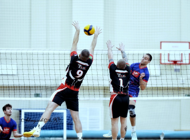 Сегодня в Можайском ФОК «Арсенал» кипели волейбольные...