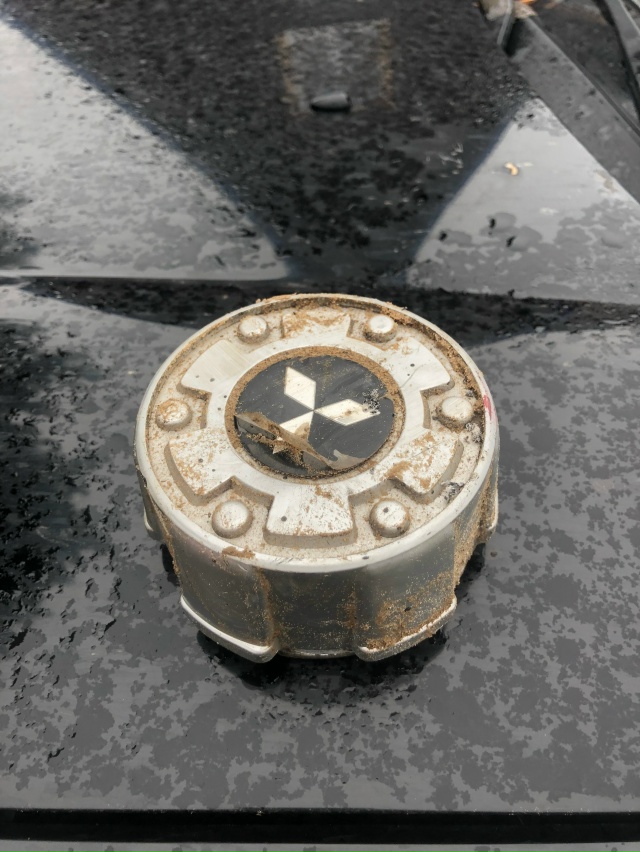 Фото 1. Чей колпак? Нашел по дороге в сторону д. Смердяч. ...