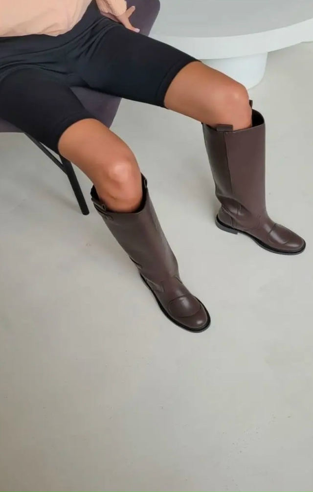 Продам шикарные сапоги Cherryboom shoes , весна-осень, в актуал...