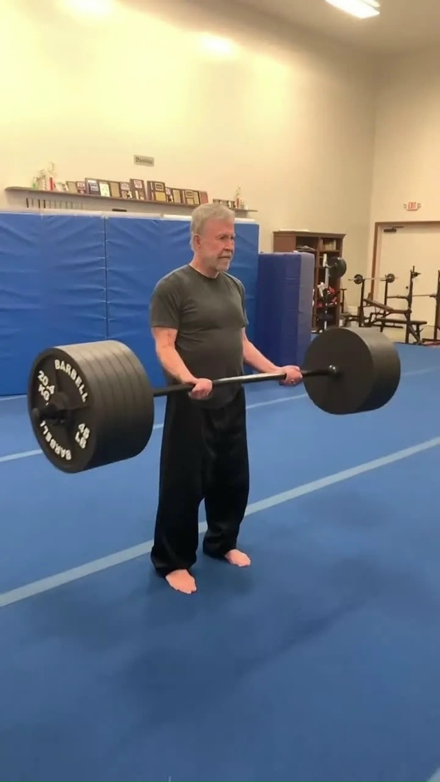 85-летний Чак Норрис поделился своей мотивацией и мудро...