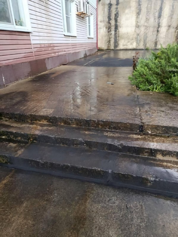 ⚡️После атаки беспилотников на морской терминал в Туапсе уже третьи сутки тушат пожар, и город накры