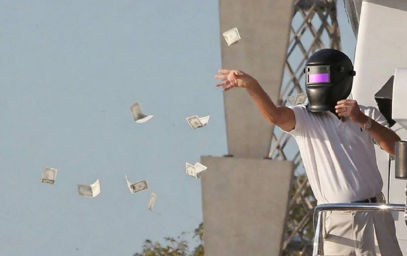 Сварщики вышли в лидеры по зарплатам среди рабочих профессий в России в начале 2026 года.
По данны