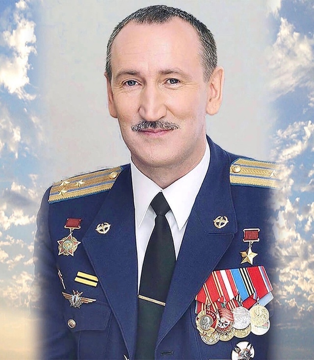 Путь к Богу
Я ноги потерял, а люди души теряют
Как воен...