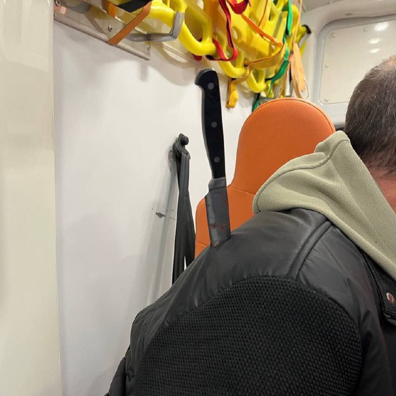 🔞 В Подмосковье пассажирка воткнула нож в спину таксиста из-за повышения цены за дополнительный заез