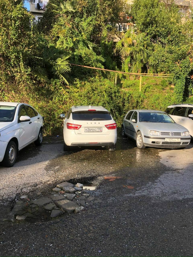 На Бытхе уже долгое-долгое время от контейнерной площа...