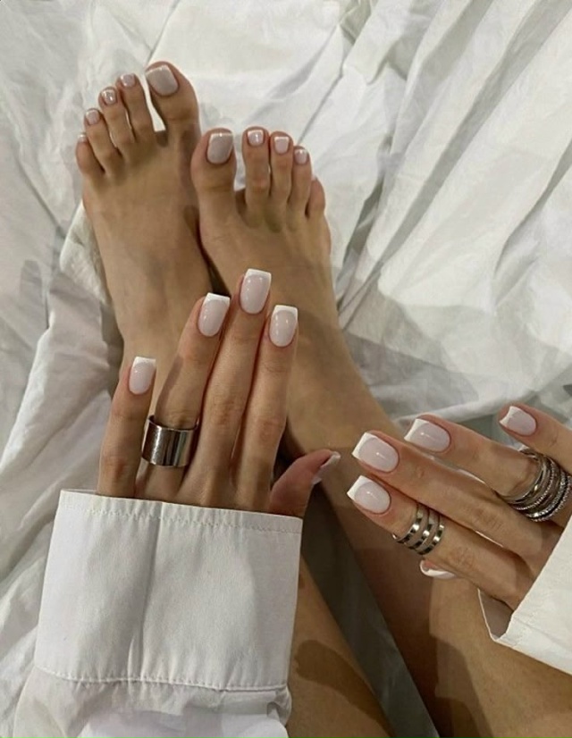 Окошки на сегодня:16:45;19:45
[club216660099|«Ямский маникюр и пед?...