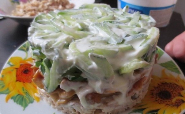 САЛАТ С КОРЕЙСКОЙ МОРКОВЬЮ И ГРИБАМИ
Ингредиенты:
Кур?...