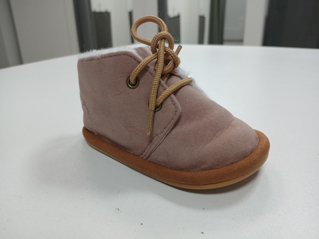 Здравствуйте, чей потеряшка?
За ботинком приходите на ?...