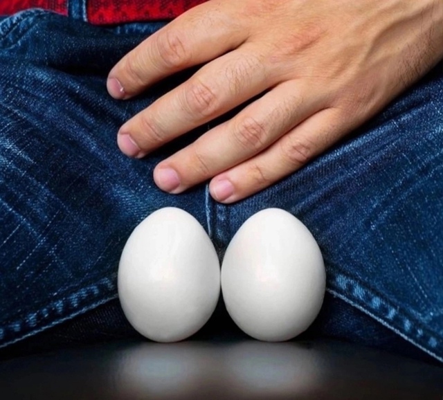 В Москве девушка пыталась отрезать своему парню яички ...