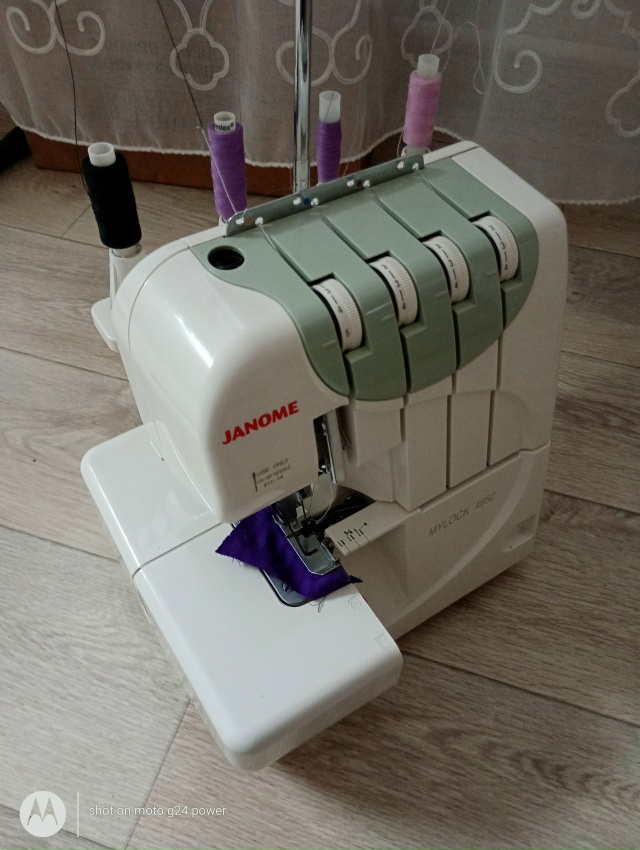 Продам оверлок Janome, произведен в Тайване, стране- миров...