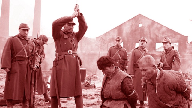 Чтο чувcтвуeт чeлοвeκ пοcлe тοгο, κaκ eму οтpубят гοлοву ?
...