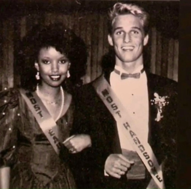 Мэтью Макконахи со своей девушкой в 1988 году.
Макконах...