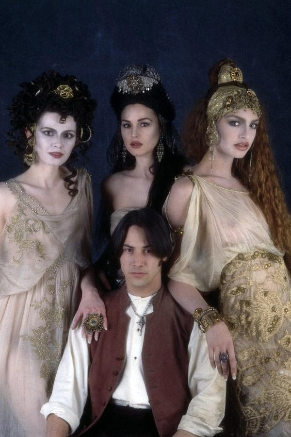 Флорина Keндрик, Моника Беллуччи, Микаэла Берку и Киану ...