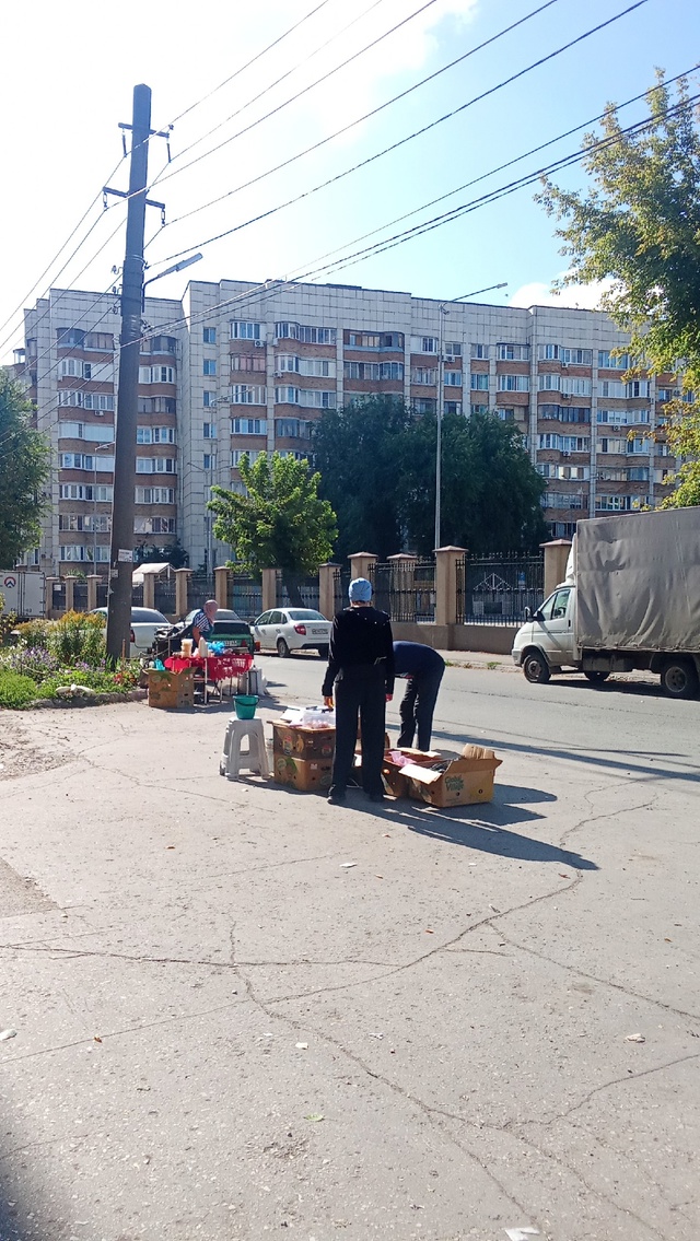 Про незаконную торговлю. Дворец Металлургов. Проведит?...