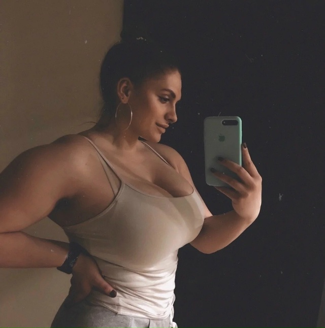 Анастасия Блинова, молодая девушка, а такие мышцы у неё...