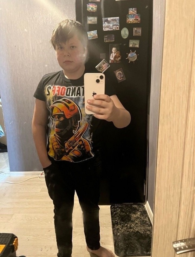 Школьник случайно спалил, что его отец изменяет матери...