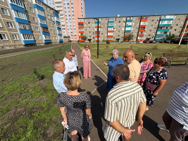 ? Глава города посетил проблемный «Башкирский дворик...