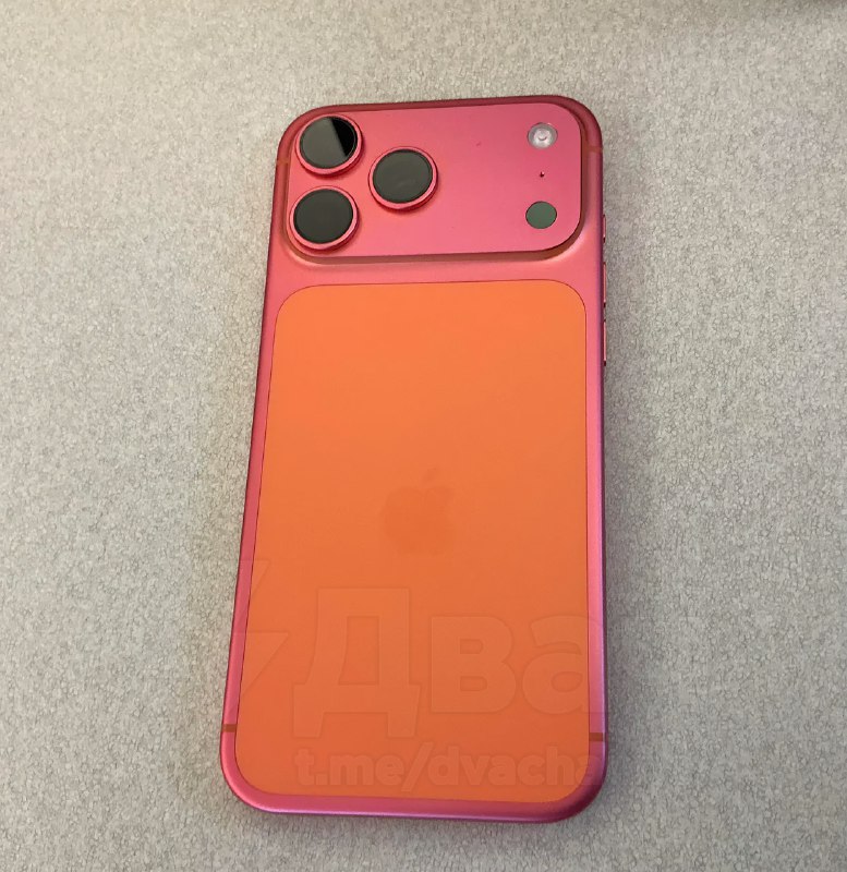 iPhone 17 Pro Max начали… киснуть: пользователи жалуются, что металл на корпусе окисляется и меняет