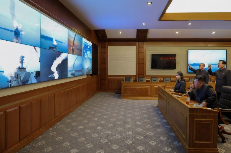 Пока весь мир погряз в войнах, самый страшный кровавый диктатор на планете отлично проводит время с