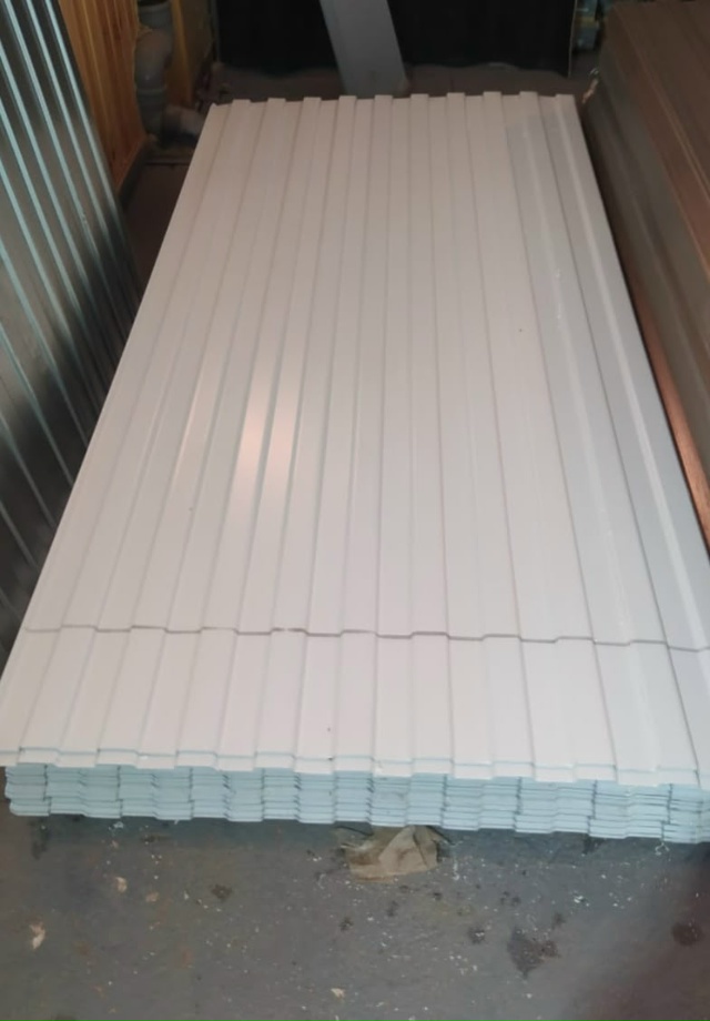 В продаже толстый
профильный окрашенный лист не конди?...