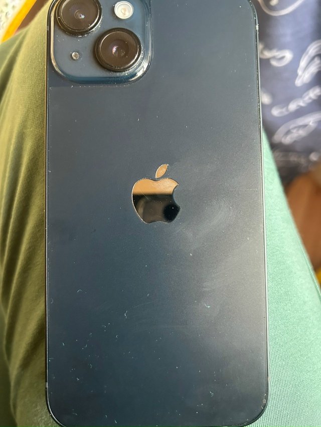 продаётся айфон 14 в хорошем состоянии все вопросы по н?...