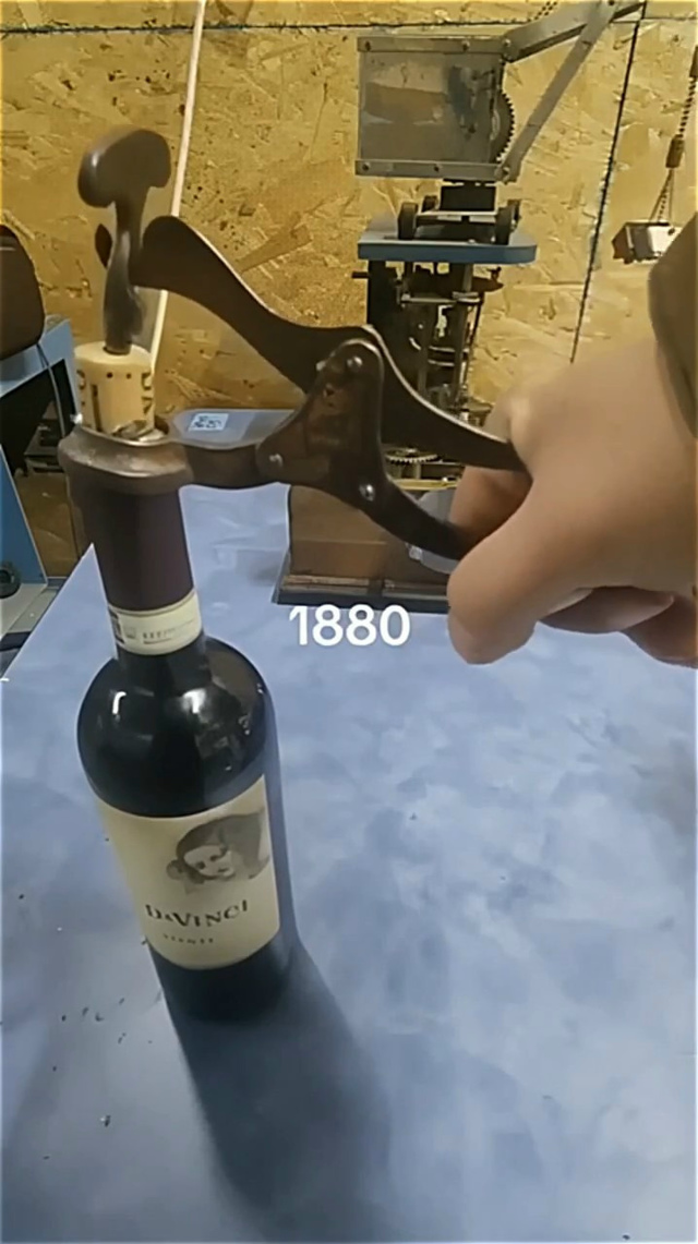Старинные открывашки, лучше и не найти. Коллекция штоп?...
