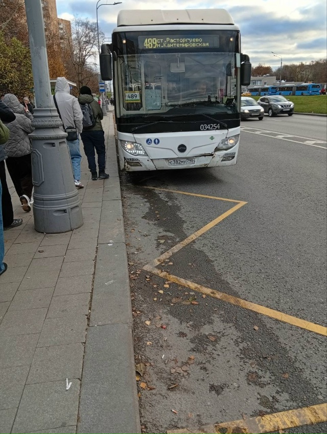 Ровно час, с 14 до 15 не было 489 автобуса