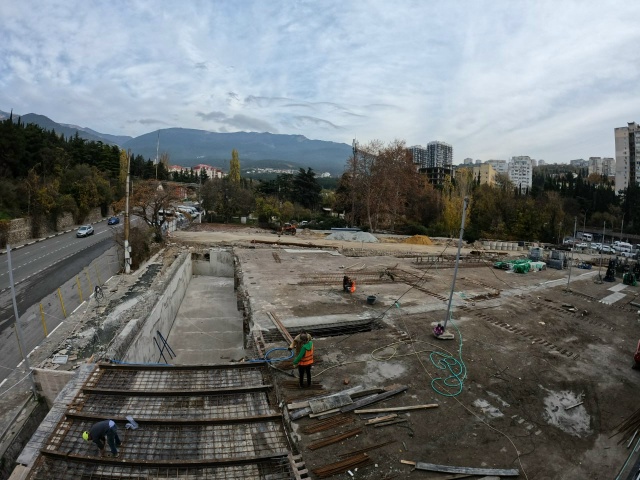 Всё идёт по плану! В Ялте продолжается реконструкция а?...