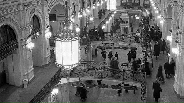 Пост видеонаблюдения и оповещения в ГУМе. Москва,1970 го?...