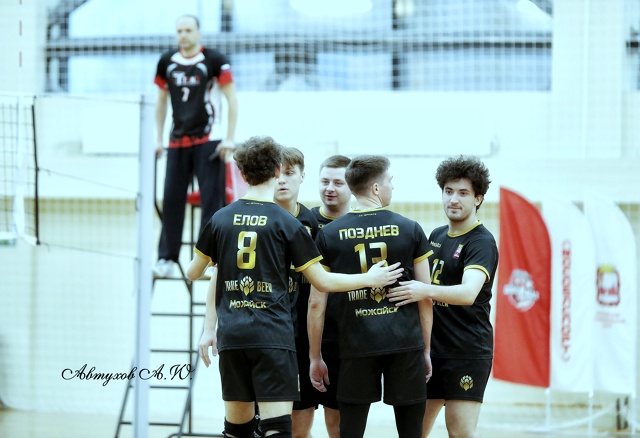 Сегодня в Можайском ФОК «Арсенал» кипели волейбольные...