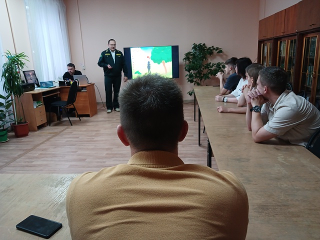 🍃 Встреча-диалог «Наш друг лес» в клубе неформального...