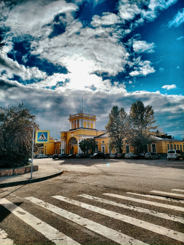 Луга. Привокзальная площадь.