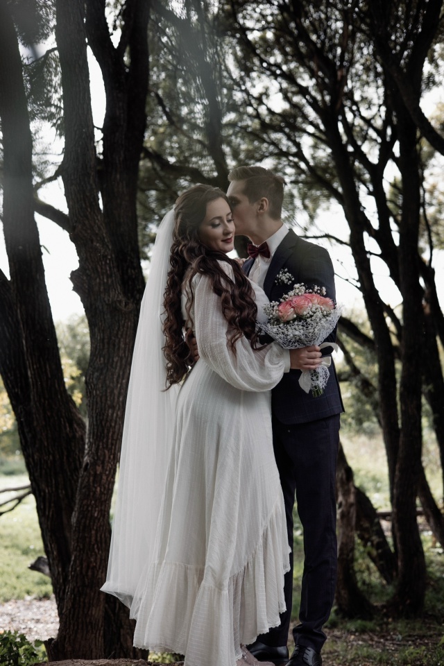 Хочу поделиться нашей камерной свадьбой. Очень рады, ч?...