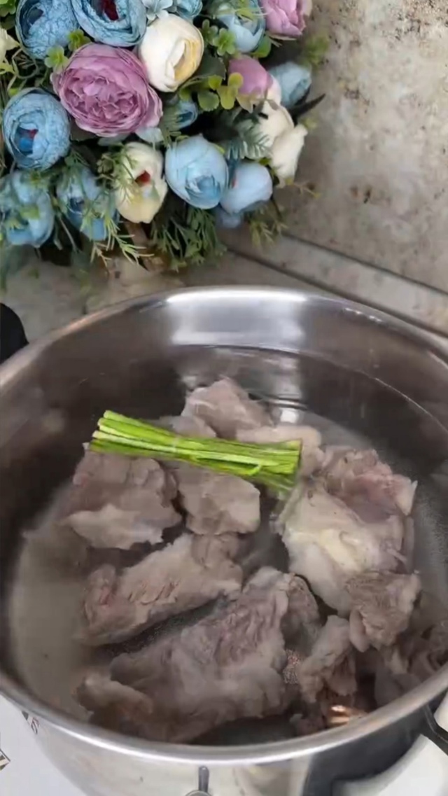 Бесподобная горячая шурпа, которая получится даже у са...