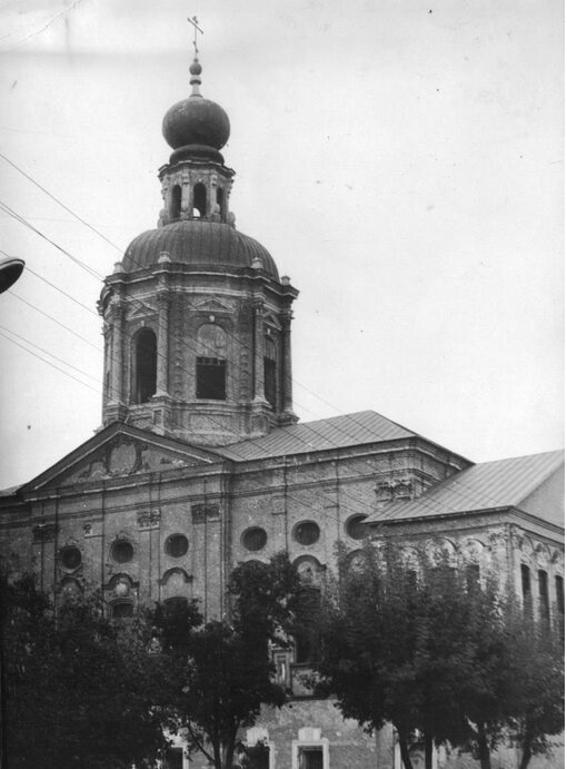 1) Тульская областная детская больница (б. дом Баташёва)...