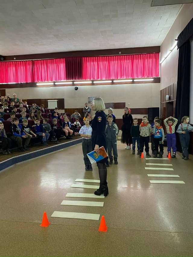 Сотрудники отделения Госавтоинспекции МО МВД России «...