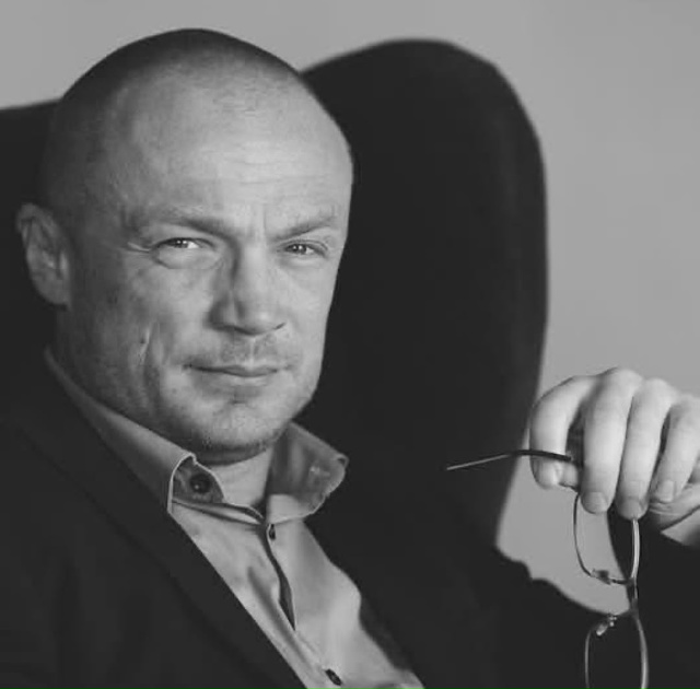 Мне всегда хотелось красивой жизни. Когда был студенто...