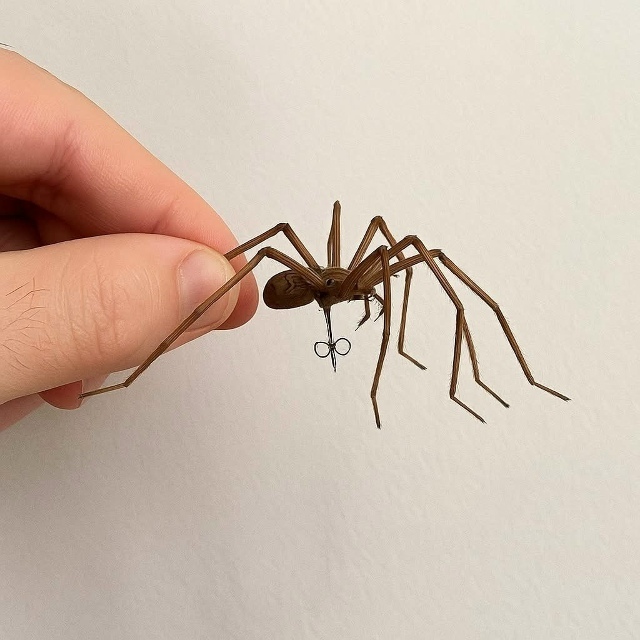 ? Сережки в виде гpoмадного ПАУКА сейчас жёстко хайпую...