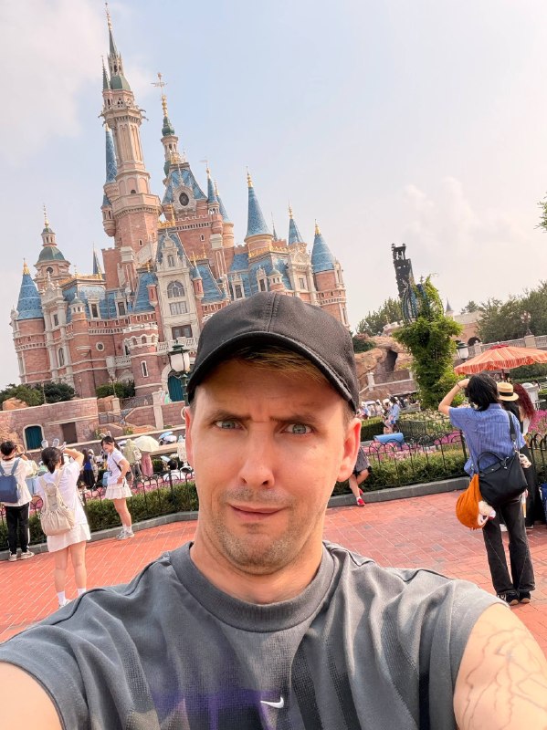Провёл независимую экспертизу😂
🎬 Universal Studios - 10/10
Аттракционы — пушка, эмоции - пушка. Но