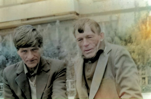 Взгляд в прошлое. Во дворе многоквартирного жилого дом...