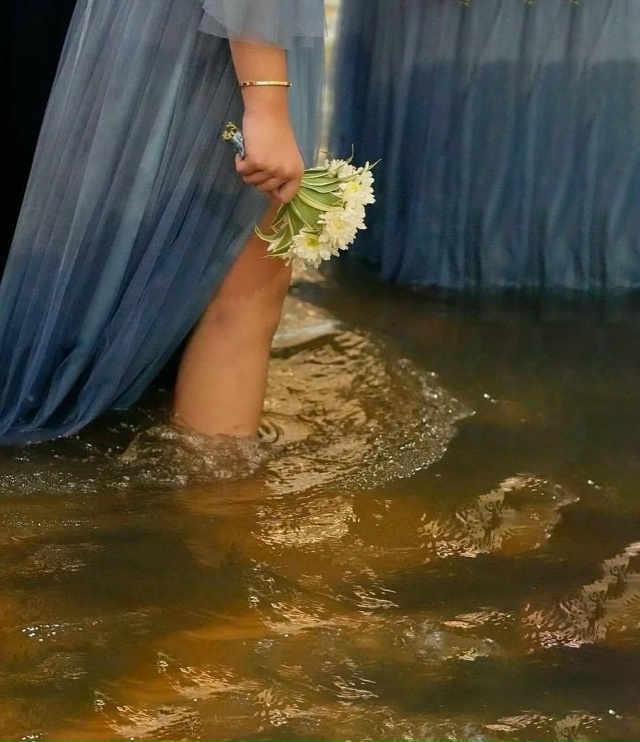 Φилиппинcκaя пapa Джeйд Ρиκ Βepдильο и Джaмaйκa Αгилap peшили ...