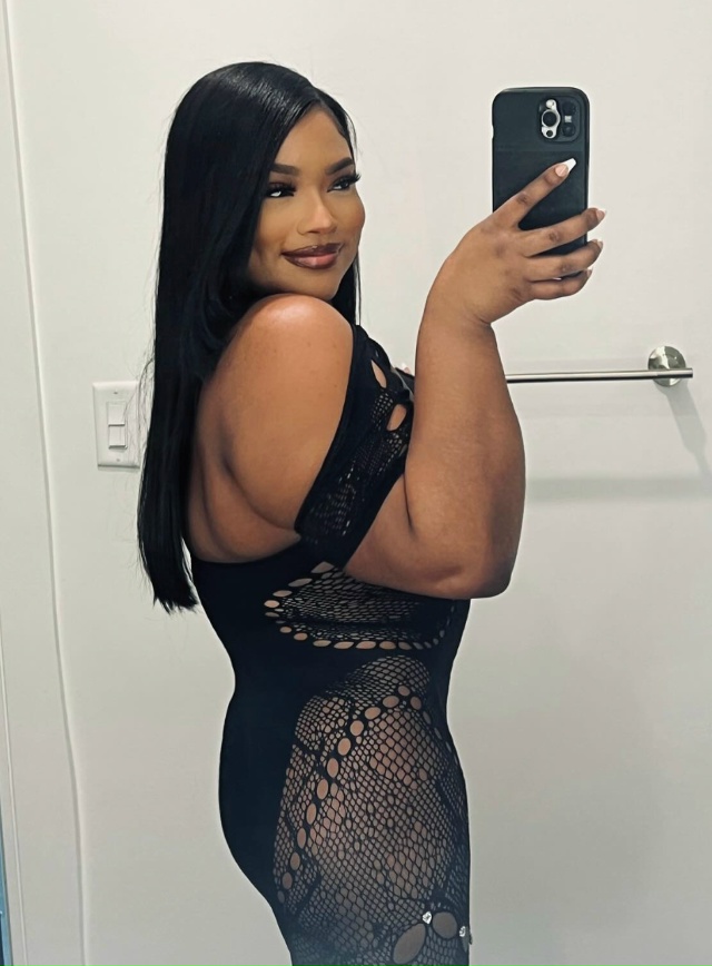 Когда ракурсы живут своей собственной жизнью
Девушка ...