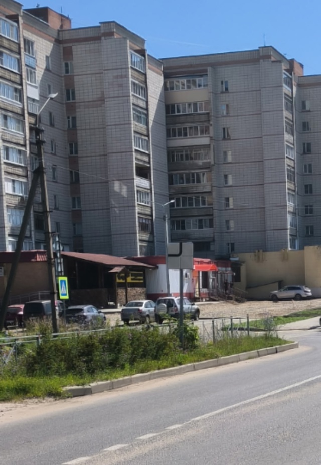 Добрый день! Уважаемая администрация, на перекрестке о...