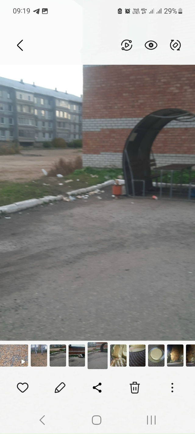 Я понимаю, открыли кафе, наверное, вкусненько, уютненьк...