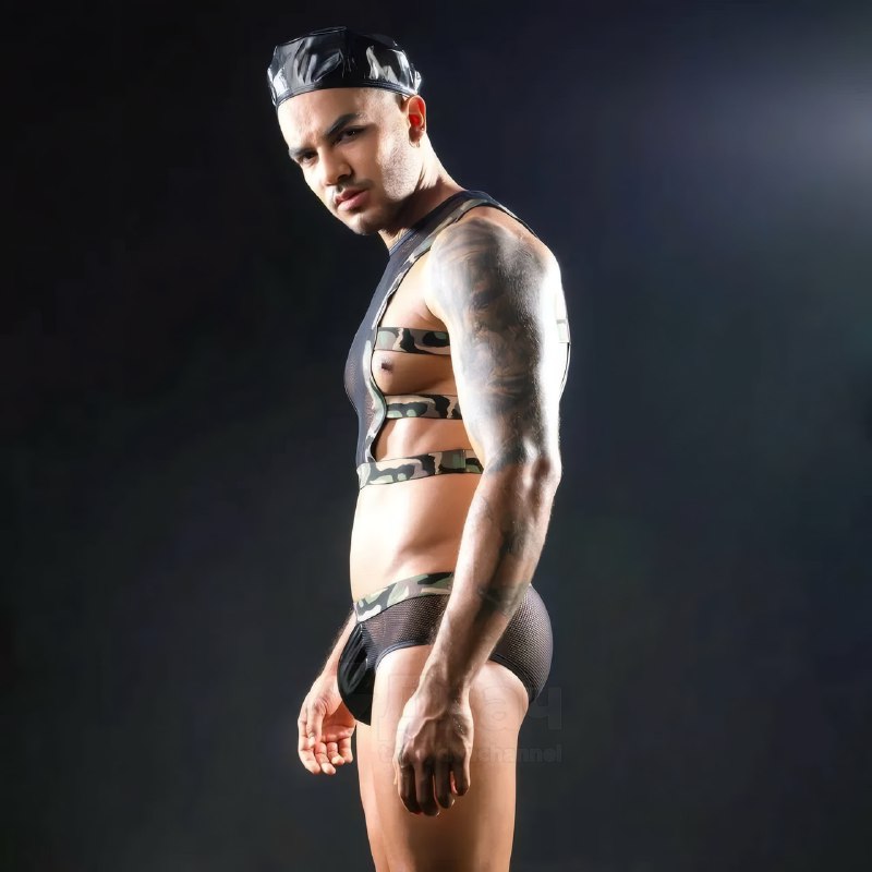 Парни, внимание: на российских маркетплейсах к 23 февраля выкатили костюм «бойца секс-войск».
Цена