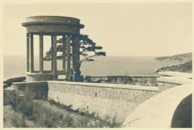 Знаменитая и всеми любимая беседка (ротонда) «Приют ту?...