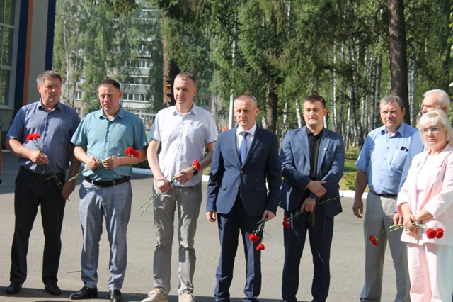 Накануне Дня воздушно-десантных войск почтили память ?...