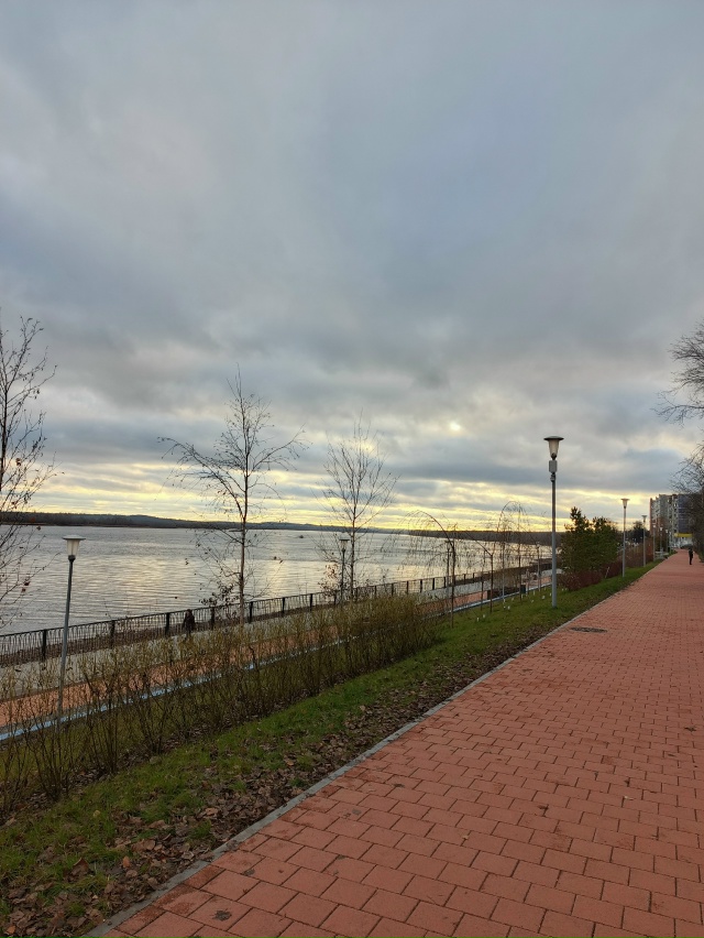 Закат на Закамской набережной