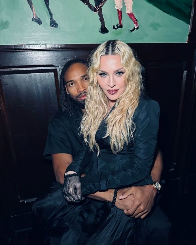 Мадонна, которой 67 лет, выходит замуж за 29-летнего бойф?...