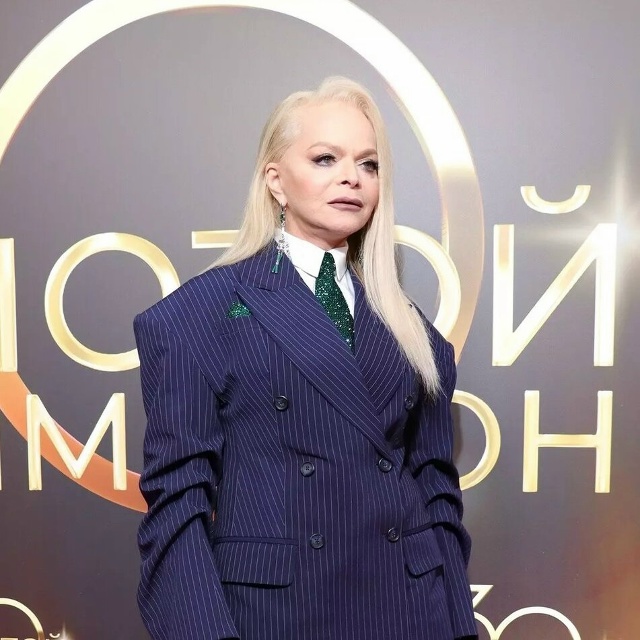 Ларису Долину начали отменять, потребовав вернуть ден?...